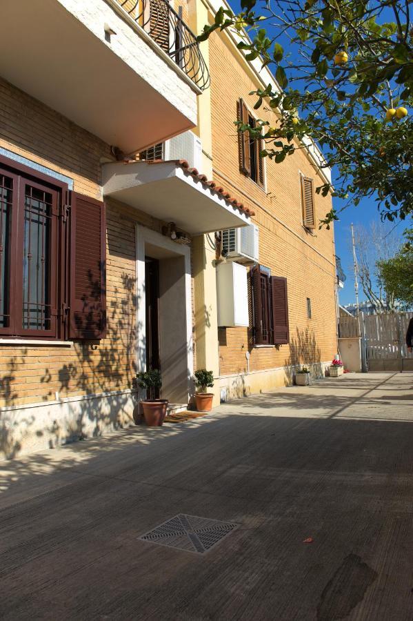 Casa Vacanze Alla Maison Fiumicino Buitenkant foto